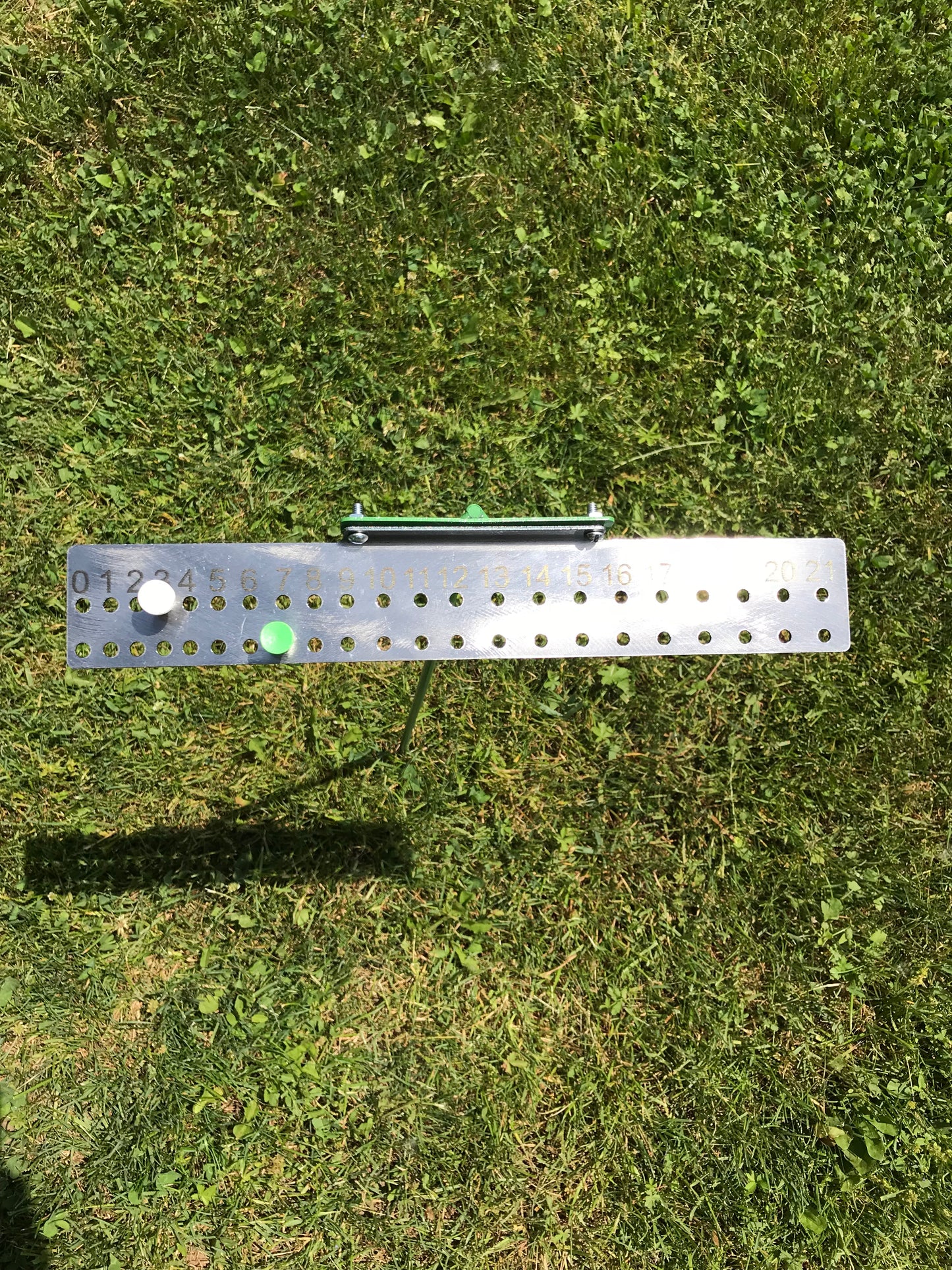 Score keeper stand only cornhole corn